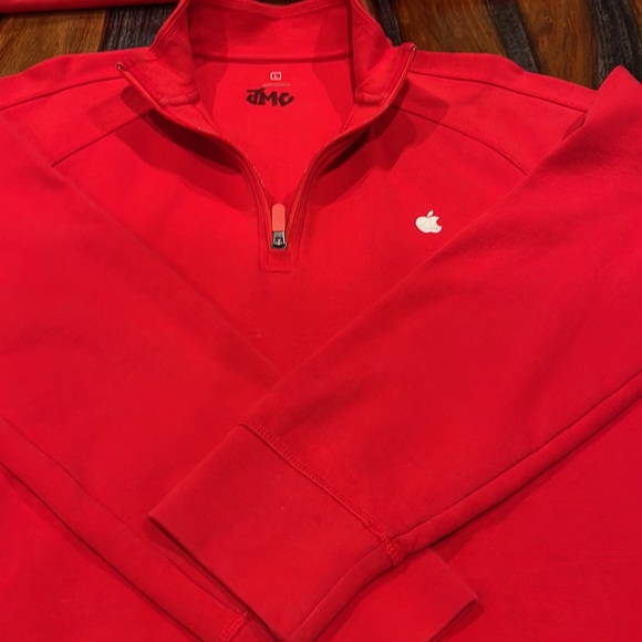Apple Logo Beautiful Bright Red L/S Sweater. Great condition - Picture 4 of 8